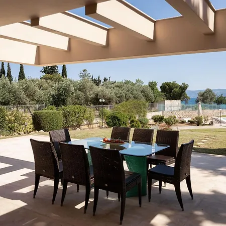 Eretria Luxurious Seafront Apartment *