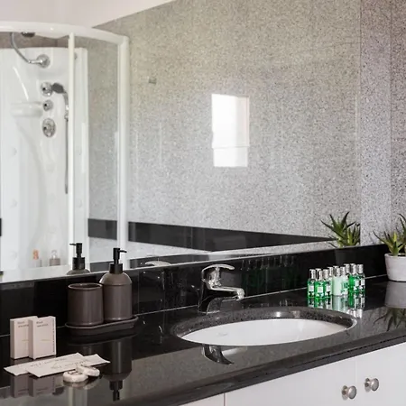 Eretria Luxurious Seafront Apartment
