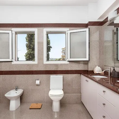 Eretria Luxurious Seafront *