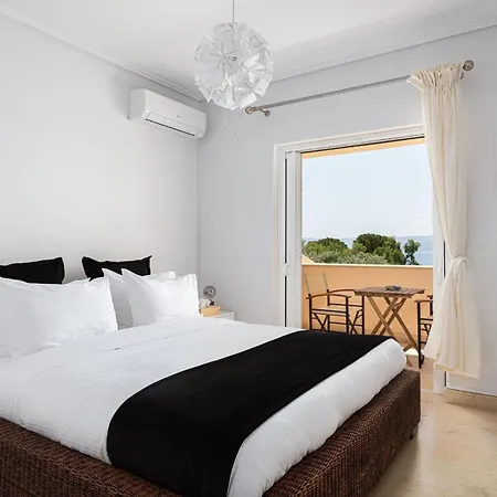 Eretria Luxurious Seafront Chalkís