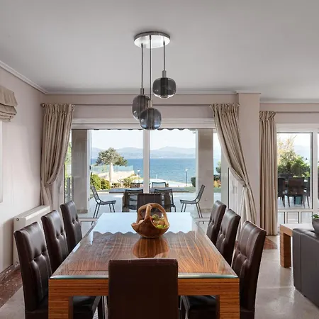 شقة Eretria Luxurious Seafront Chalkís