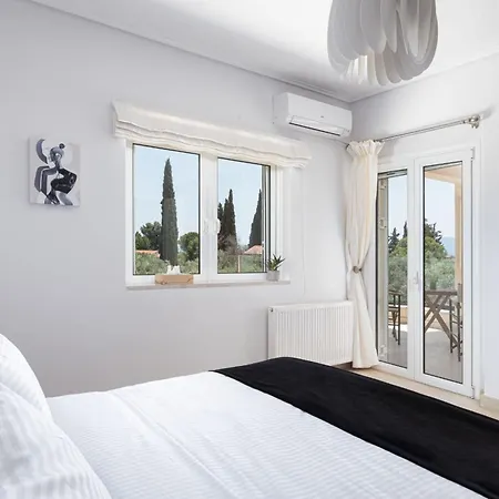 Eretria Luxurious Seafront Chalkís