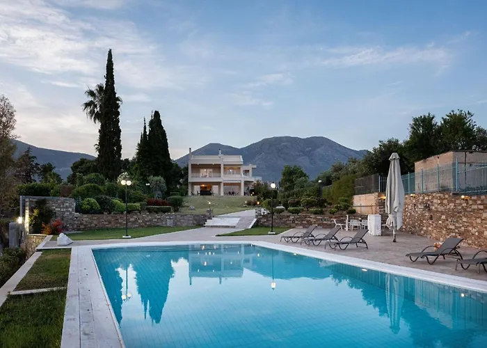 Eretria Luxurious Seafront Apartment